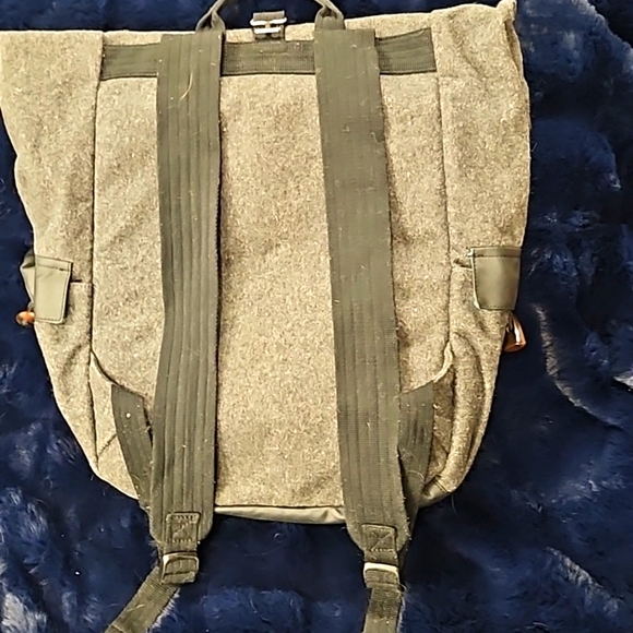 Wool Backpack - Picture 2 of 7